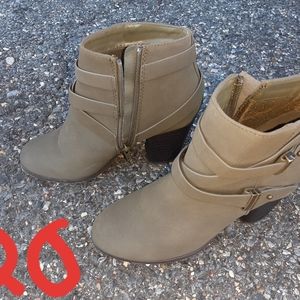 Chatlette russe low cut boots